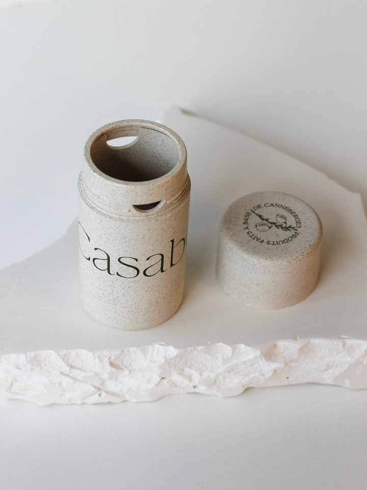 Déodorant naturel rechargeable au magnésium Casabé, sans aluminium, fait au Québec avec tube réutilisable et recharge écologique en carton